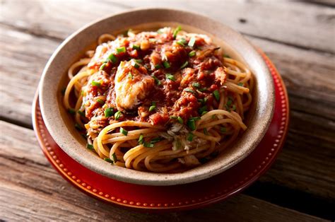 spaghetti-with-crab-sauce-recipe-hunter-angler image