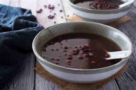 pressure-cooker-sweet-red-bean-soup-hong-dou-tang image
