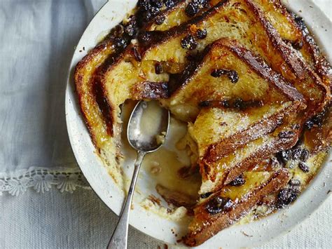 whisky-and-marmalade-bread-and-butter-pudding-saga image