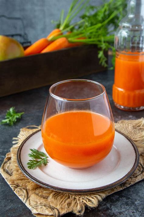 immune-booster-carrot-apple-juice-simple-healthy image
