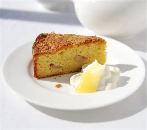 rhubarb-and-lemon-curd-cake-recipe-vivien-lloyd image