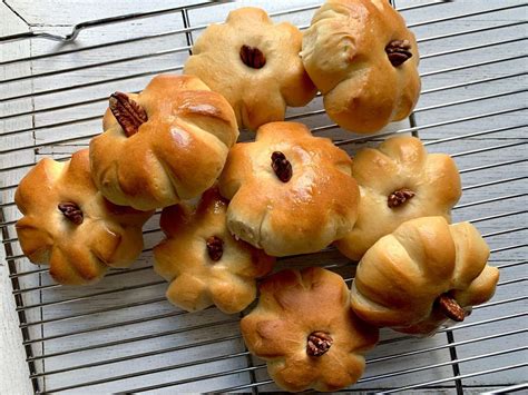 pumpkin-shaped-rolls-recipe-southern-living image
