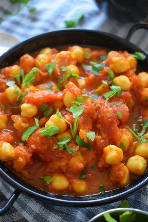 spicy-chickpea-curry-julias-cuisine image