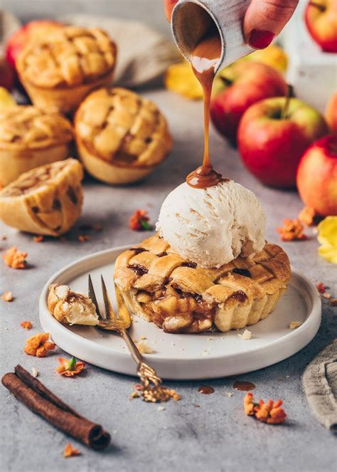 mini-apple-pies-vegan-apple-pie-tarts-bianca image