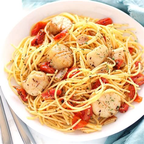 linguini-with-bay-scallops-fennel-and-tomatoes image