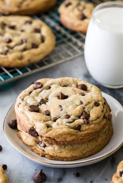 giant-chocolate-chip-cookies-sugar-spun-run image