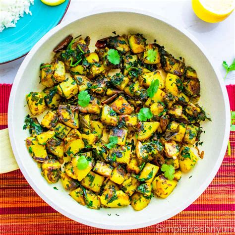 aloo-palak-indian-spinach-potato-stir-fry image