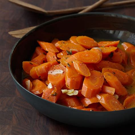 braised-carrots-with-thyme-recipe-daniel-boulud-food image