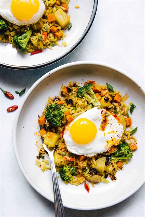 yellow-curry-fried-rice-with-potatoes-healthy-nibbles image