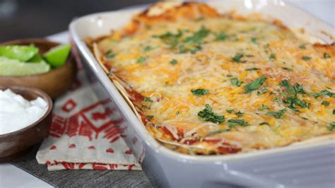chicken-fajita-lasagne-with-garlic-bell-peppers-and-cheddar image