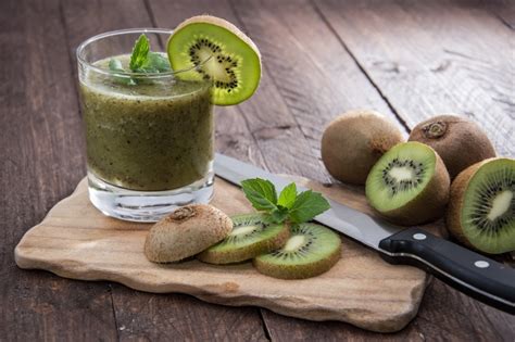kiwi-juice-recipe-juicing-kiwi-the-juice-chief image