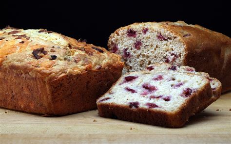 how-to-use-summers-bounty-in-quick-breads-that-go image