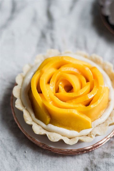 vegan-mango-tarts-with-vanilla-pastry-cream-the image