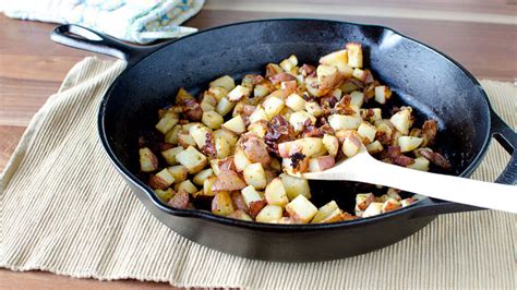 bacon-ranch-skillet-roasted-potatoes image