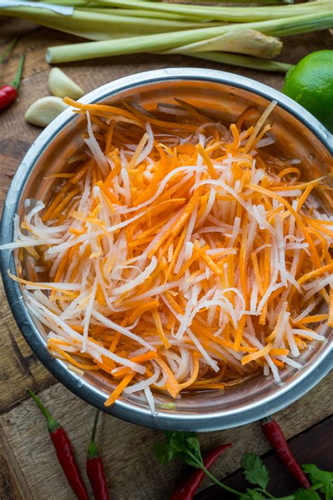 vietnamese-pickled-carrots-and-daikon-radish-closet image