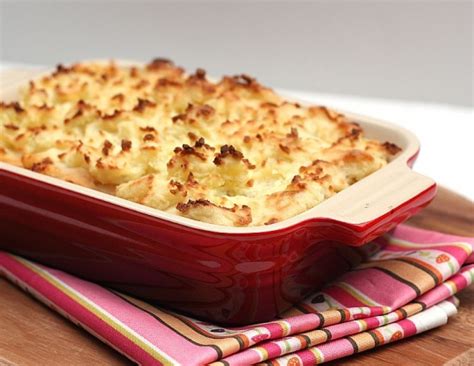 shepherds-pie-with-garlic-mashed-potatoes image