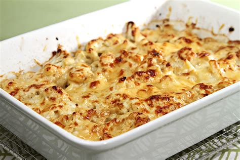 cauliflower-gratin-with-gruyre-nutmeg-food-style image