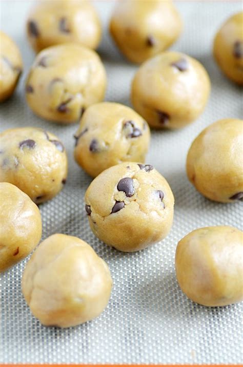 americas-test-kitchen-chocolate-chip-cookies image