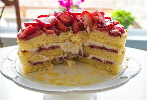 italian-strawberry-shortcake-feeling-foodish image