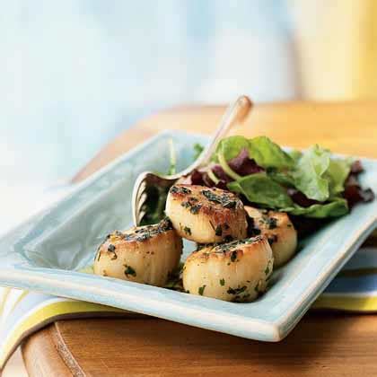 sauteed-scallops-with-parsley-and-garlic image