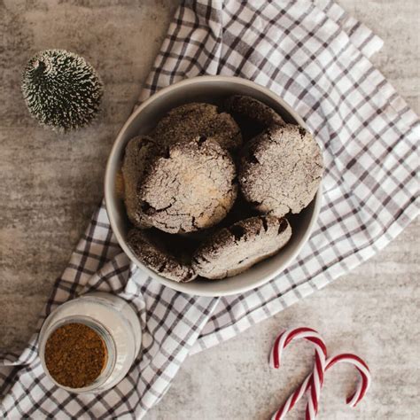vegan-chocolate-crinkle-cookies-vegan-recipes-by-vegkitchen image