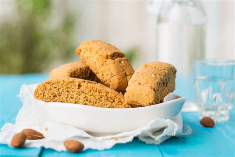 cretan-almond-biscotti-kalorizika-vegan-the image