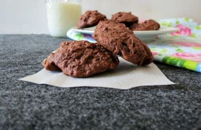 mint-chocolate-chip-pudding-cookies-tasty-kitchen image