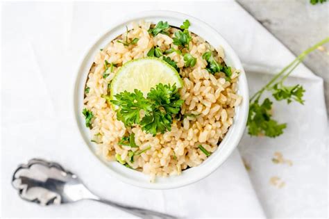 lemon-garlic-brown-rice-with-parsley image