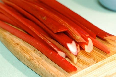 vanilla-rhubarb-jam-food-in-jars image