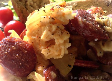 scrambled-eggs-with-bacon-and-spicy-sausage image