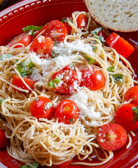 tomato-and-basil-pasta-unl-food image