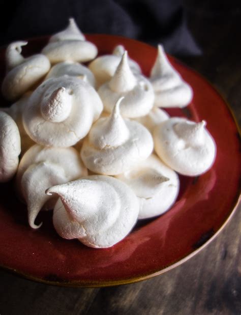 how-to-make-almond-meringue-cookies-went-here-8-this image