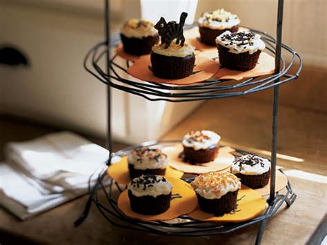 22-halloween-cupcakes-myrecipes image