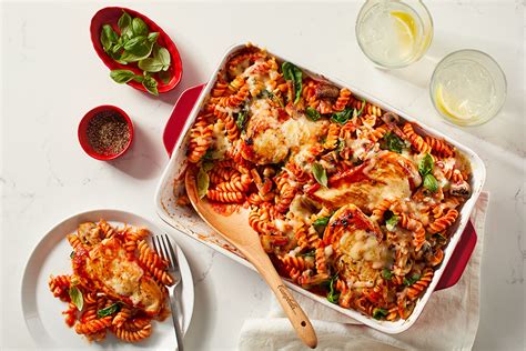 tomato-chicken-and-pasta-bake-cook-with image