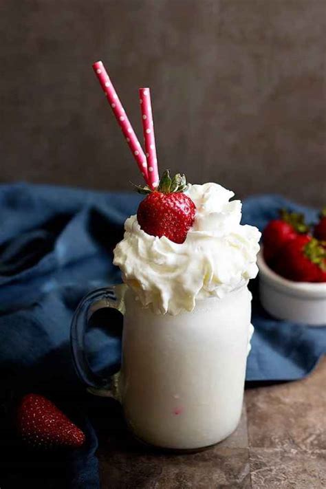classic-vanilla-milkshake-video-unicorns-in-the-kitchen image