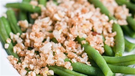 steamed-green-beans-with-almond-breadcrumbs image