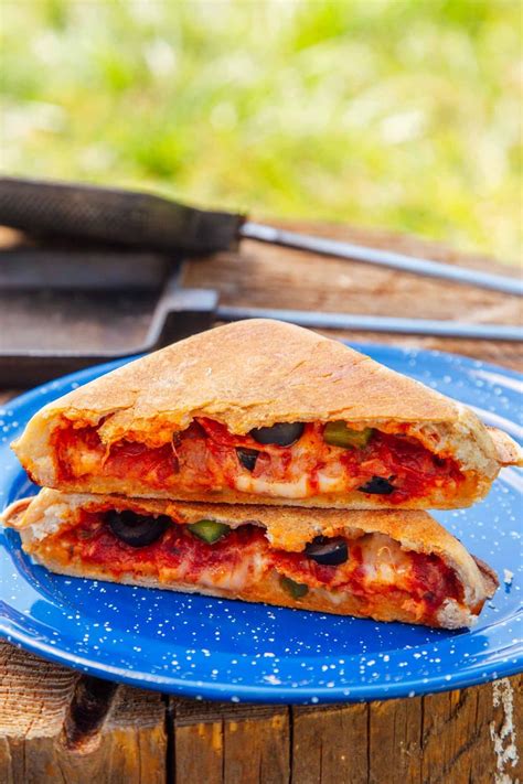 pie-iron-pizza-pockets-fresh-off-the-grid image