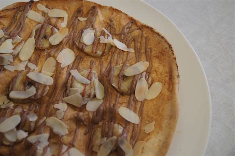 chocolate-peanut-butter-banana-pizza image