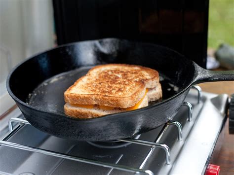 how-to-achieve-the-ultimate-grilled-cheese-cooking image
