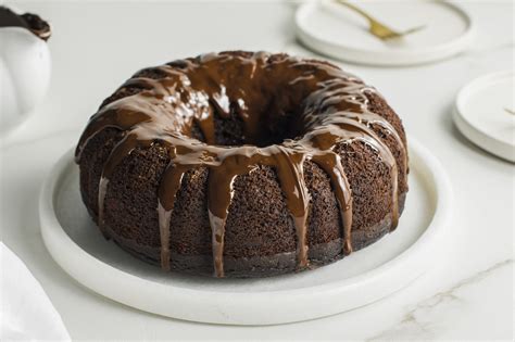 vegan-chocolate-pumpkin-bundt-cake-recipe-the image