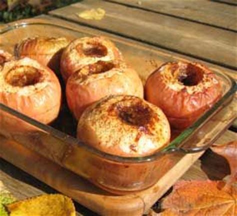 baked-apples-stuffed-with-raisins image