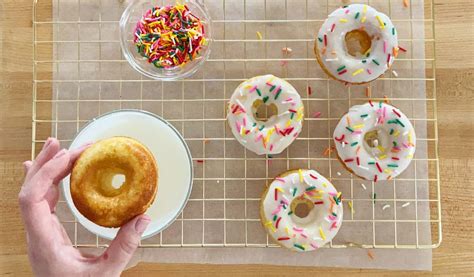 how-to-make-baked-cake-donuts-from image