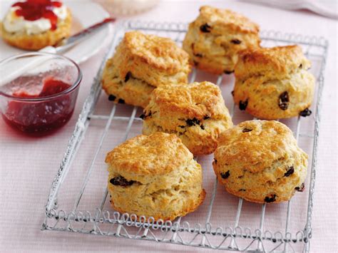 mary-berry-fruit-scones-recipe-bake-the-best-saga image