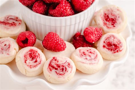raspberry-meltaway-cookies-family-cookie image
