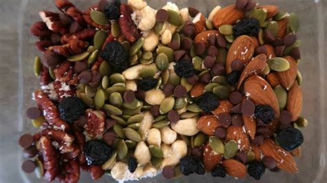 low-carb-trail-mix-yummy-inspirations image