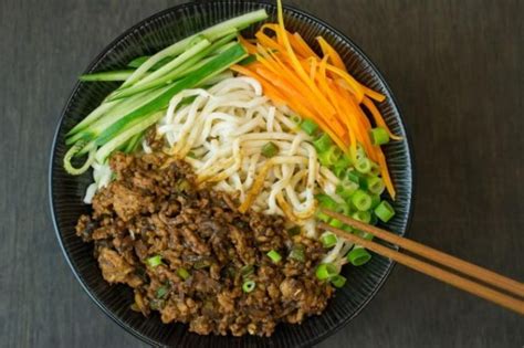 minced-pork-noodles-zha-jiang-mian-asian image