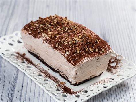 cocoa-and-walnut-cream-cake-so-delicious image