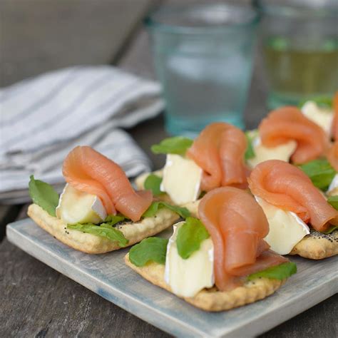 smoked-salmon-and-brie-poppy-seed-crackers image