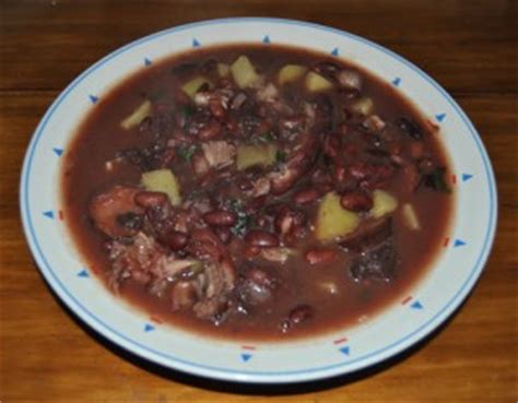 stone-soup-sopa-de-pedra-easy-portuguese image