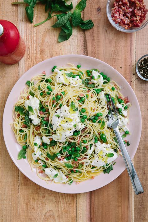 recipe-spaghetti-with-pancetta-peas-and-burrata image